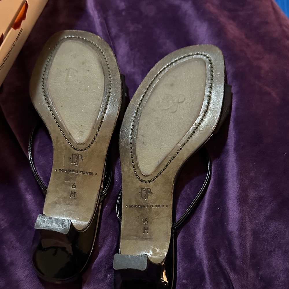 Donald J. Pliner Black Satin Bow Slide Sandals w dustbag - Picture 3 of 5